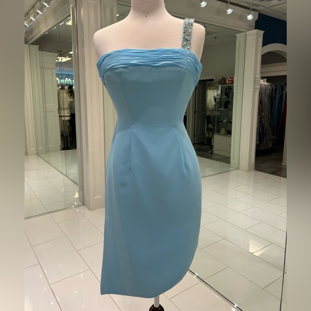 Chic Light Blue One-Shoulder Dress